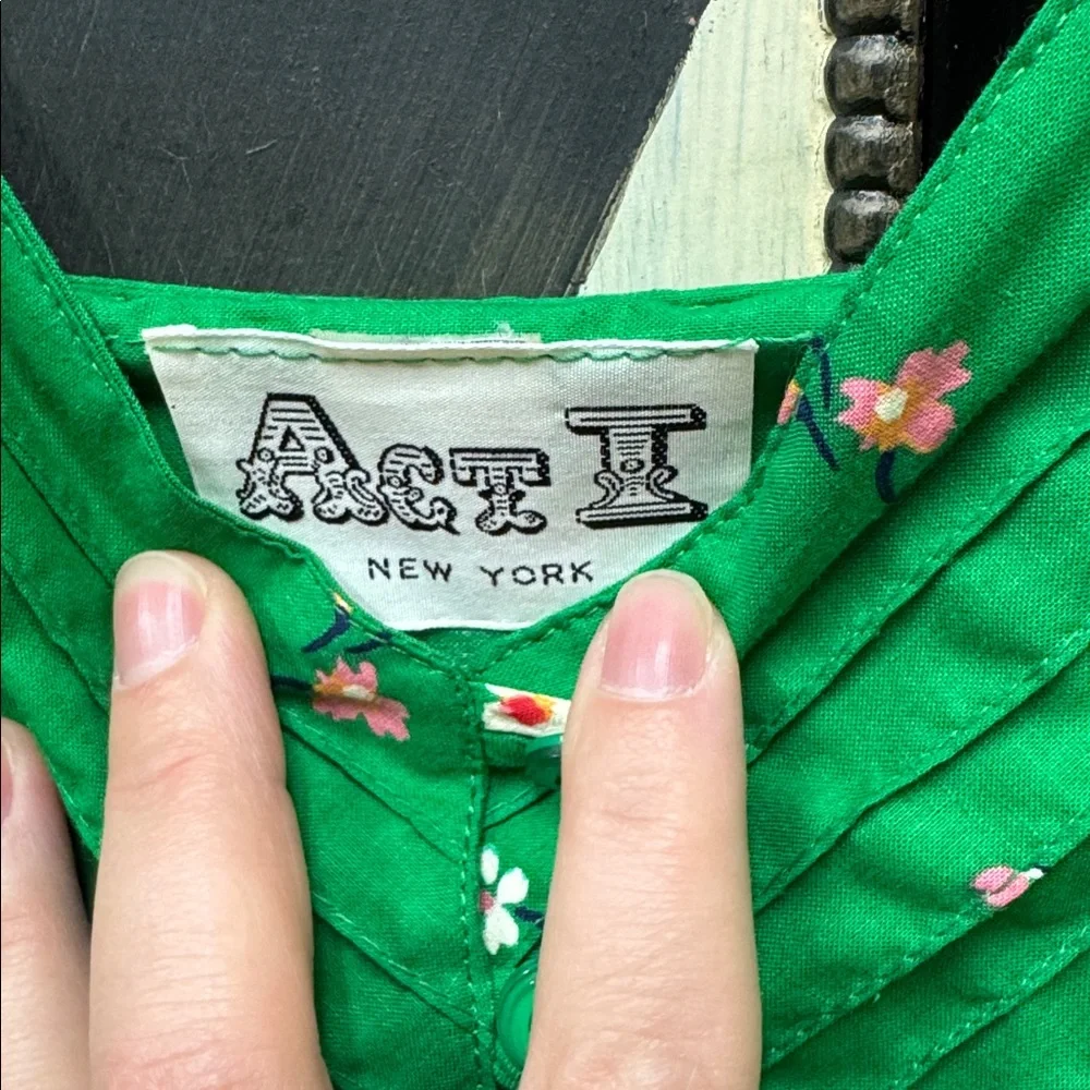 ACT I tulip play suit MINT CONDITION - Picture 4 of 8